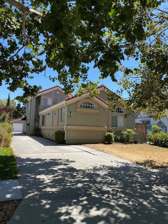 1470 McDaniel Ave in San Jose, CA - Building Photo