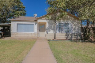 2108 38th St in Lubbock, TX - Building Photo