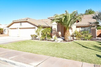 8406 E Lorenzo Ln in Yuma, AZ - Building Photo - Building Photo