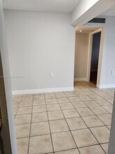 7095 NW 179th St in Hialeah, FL - Building Photo - Building Photo