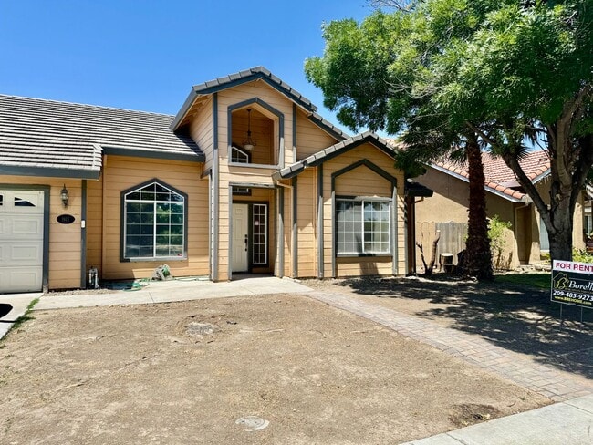 1915 Place Rd in Los Banos, CA - Building Photo - Building Photo