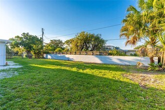 9375 SW 181st St in Palmetto Bay, FL - Building Photo - Building Photo