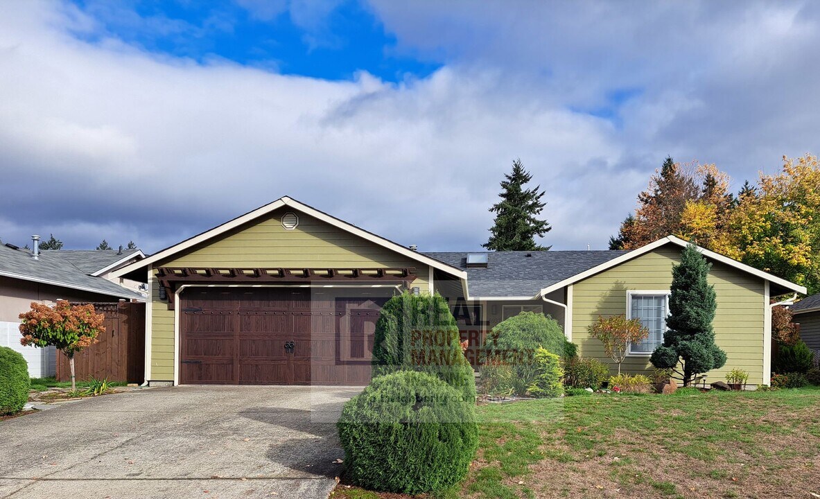 5937 Cherokee Loop SE in Lacey, WA - Building Photo