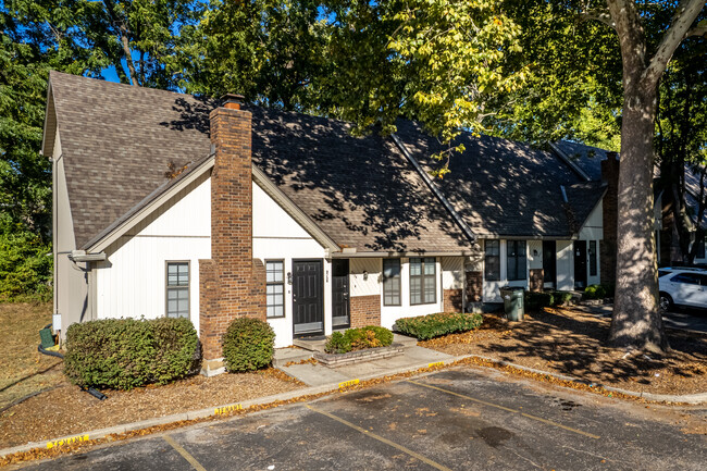 Holmesbrook Townhomes