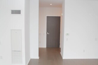 45-5245 Charles St E in Toronto, ON - Building Photo - Building Photo