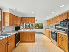 178 Massasoit Rd in Worcester, MA - Building Photo - Building Photo