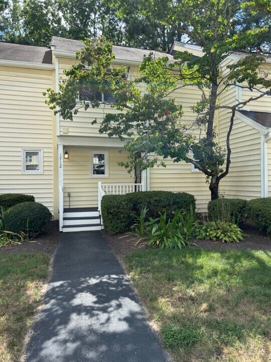 1712 Early Settlers Rd in Richmond, VA - Building Photo