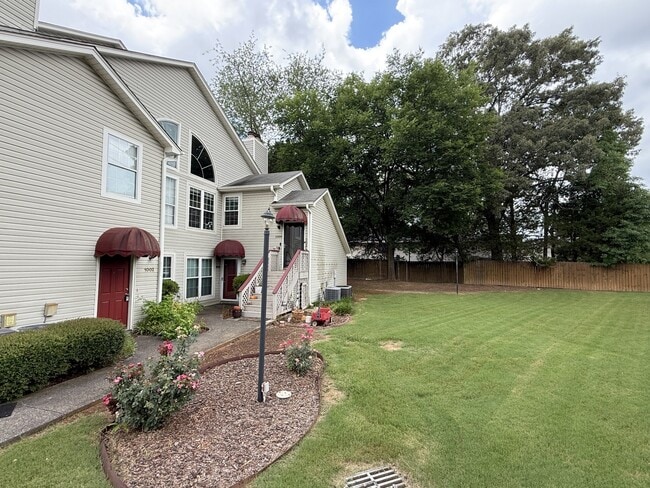 1002 Stones Throw Dr NW in Huntsville, AL - Building Photo - Building Photo