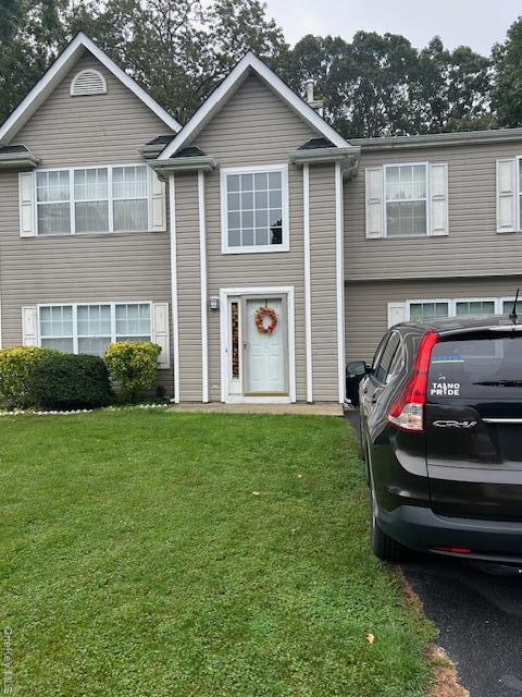 55 Chardonnay Dr in Coram, NY - Building Photo