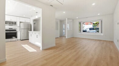 19607 N Danvers Rd in Lynnwood, WA - Building Photo - Building Photo