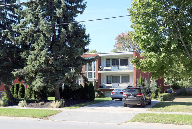 149 Geneva St in St Catharines, ON - Building Photo - Primary Photo