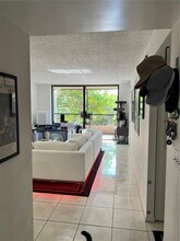 100 NW 76th Ave, Unit 302-2 in Plantation, FL - Foto de edificio - Building Photo