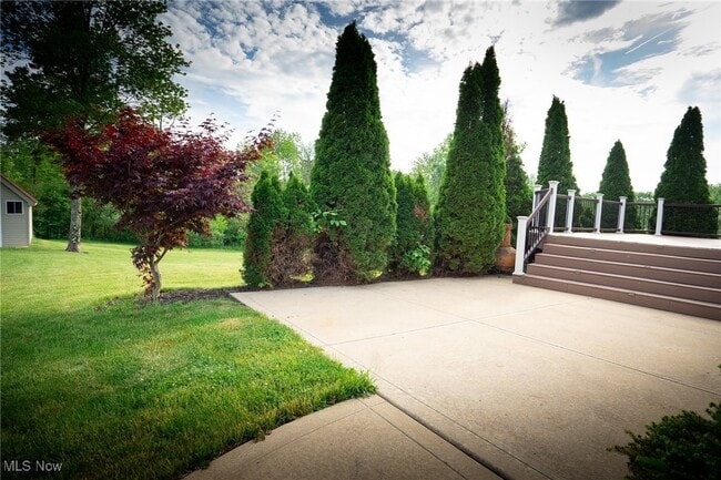 5469 Riverview Dr