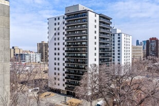 Lancaster Tower in Edmonton, AB - Building Photo