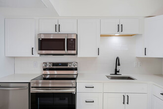 Wesley Apartments in Dallas, TX - Building Photo - Building Photo