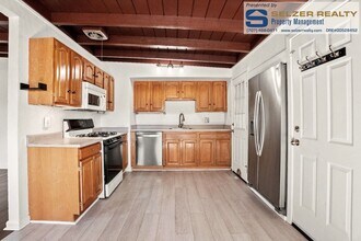 324 Empire Dr in Ukiah, CA - Building Photo - Building Photo