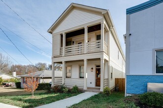 1004 44th Ave N, Unit AUCMML in Nashville, TN - Building Photo - Building Photo