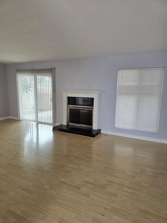 10207 Ashdale St in Stanton, CA - Building Photo