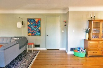 7214 SW 10th Ave in Portland, OR - Building Photo - Building Photo