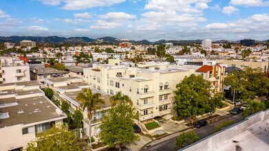 12011 Goshen Ave in Los Angeles, CA - Building Photo - Building Photo