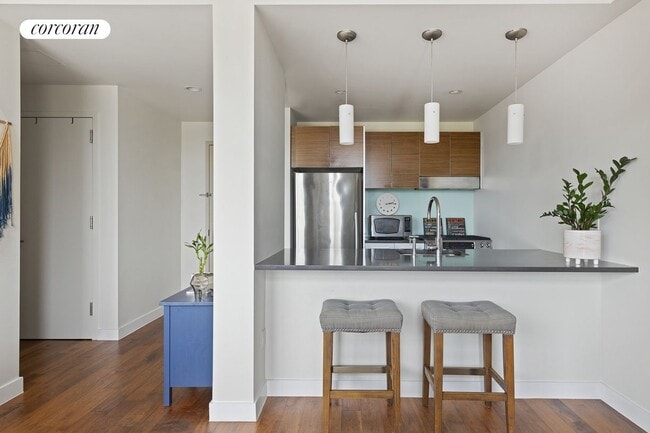 1063-63 Jackson Ave in Queens, NY - Building Photo - Building Photo