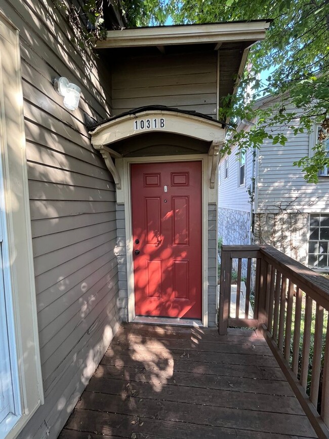 1031 Elm St in Bowling Green, KY - Foto de edificio - Building Photo