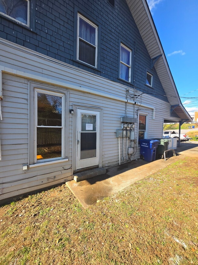 105 W South St, Unit 2