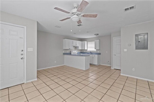 10 Hibiscus Ave in McAllen, TX - Building Photo - Building Photo