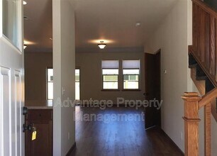 2092 NW Arthur Pl in Corvallis, OR - Building Photo - Building Photo