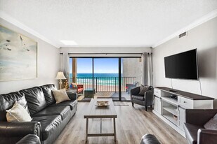 8815 Thomas Dr in Panama City Beach, FL - Building Photo