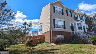 12950 Tonka Ct in Woodbridge, VA - Building Photo