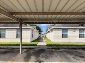 816 N Cross Ln-Unit -1 in Edinburg, TX - Foto de edificio - Building Photo