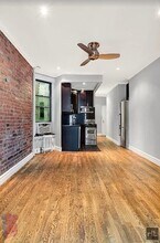 MOTT ST., Unit 13 in New York, NY - Building Photo - Building Photo