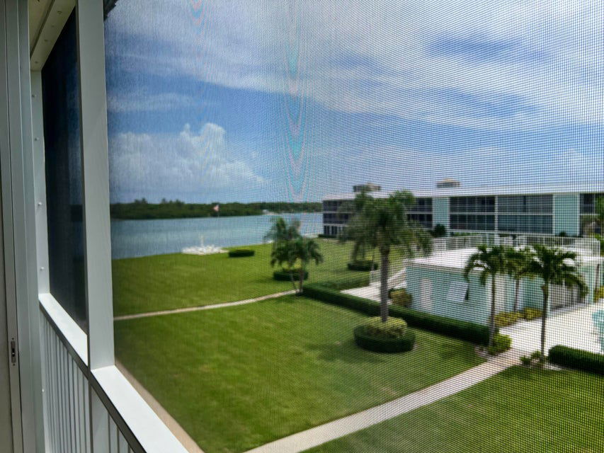 100 Waterway Rd in Jupiter, FL - Building Photo