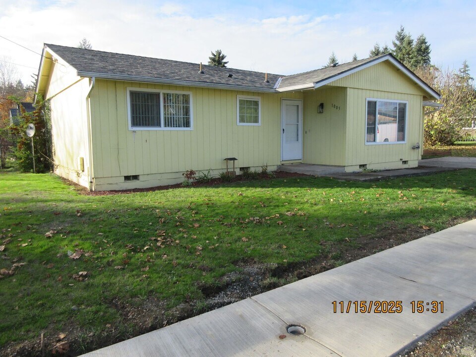1005 Fairview Ave SE in Salem, OR - Building Photo
