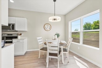 4314 Spruce Crk Dr in Cedar Falls, IA - Building Photo - Building Photo