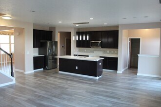 9241 Prospect Wy in Avon, IN - Building Photo - Building Photo