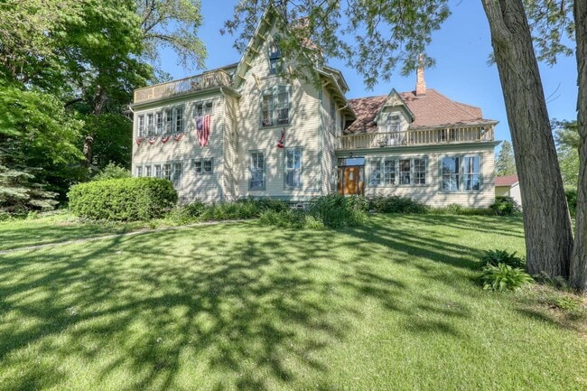 128 E Lisbon Rd, Unit 2