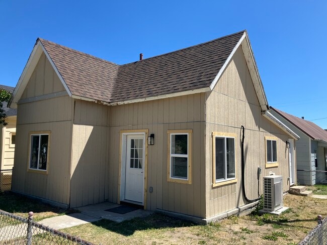 523 Birch St in Anaconda, MT - Building Photo - Building Photo