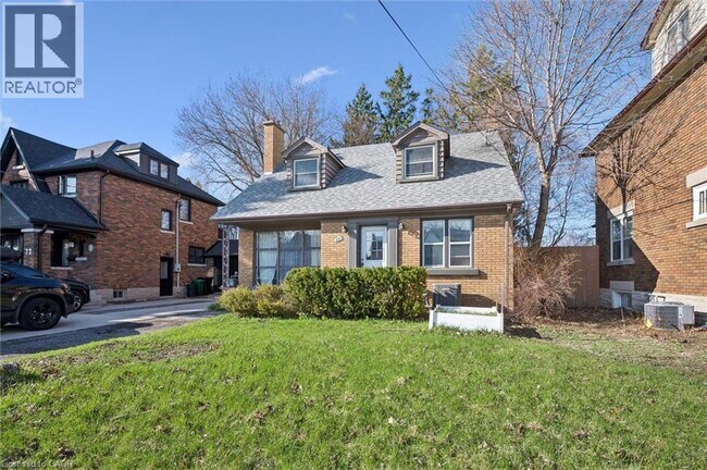 68 Highland Rd W in Kitchener, ON - Building Photo - Building Photo