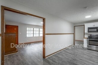 186 Greens Lake Cir in Rossville, GA - Building Photo - Building Photo