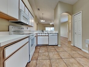 4426 Country Hills Blvd in Plant City, FL - Foto de edificio - Building Photo