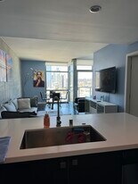 800 The Mark Ln, Unit 1802 in San Diego, CA - Building Photo