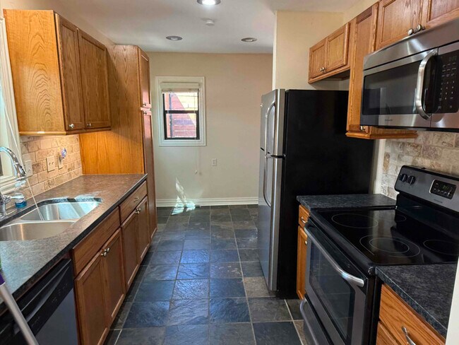 2405 S Hughes St in Amarillo, TX - Building Photo - Building Photo