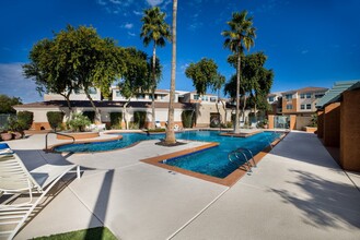 Sage Apartments in Phoenix, AZ - Building Photo - Building Photo