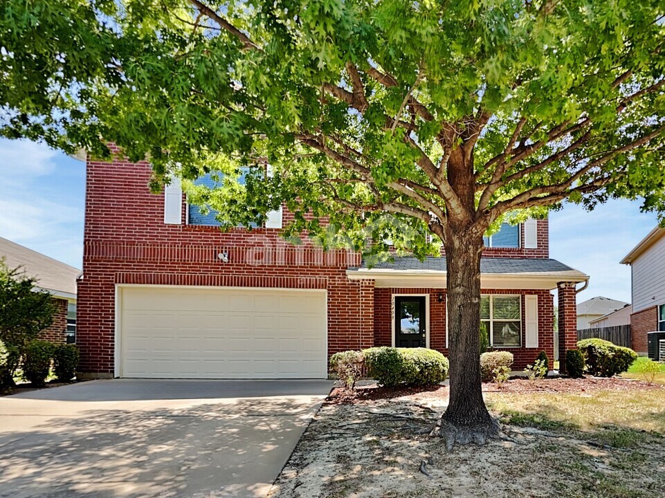 10408 Wood Leaf Ct in Fort Worth, TX - Building Photo