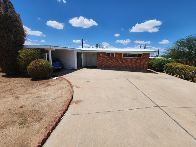7202 E Beverly Dr