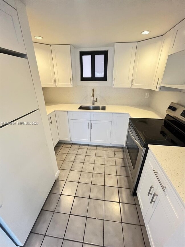 property at 5 Olive Dr