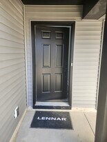 10531 Harbor Ln N in Maple Grove, MN - Building Photo