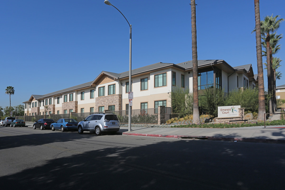 Emerald Court in Anaheim, CA - Building Photo